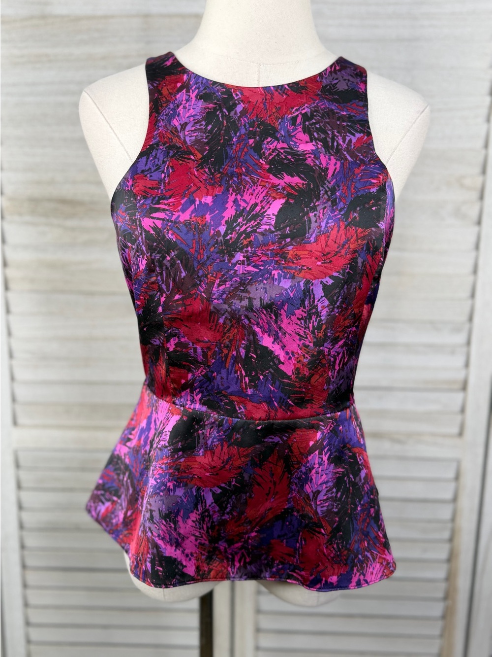 EXPRESS Women's Y2K Peplum Satin Sleeveless Top Purple & Pink Brushstrokes-Small